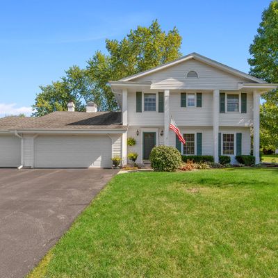 W182 N8314 Georgetown Dr, Menomonee Falls, WI 53051