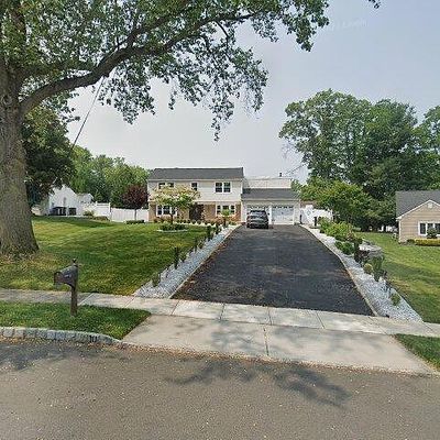 10 Dayton Ln, Manalapan, NJ 07726