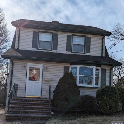 100 E Harriet Ave, Palisades Park, NJ 07650