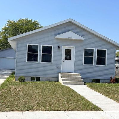 1007 Blaine St, Marinette, WI 54143