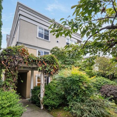 1008 6th Avenue N, Seattle, WA 98109