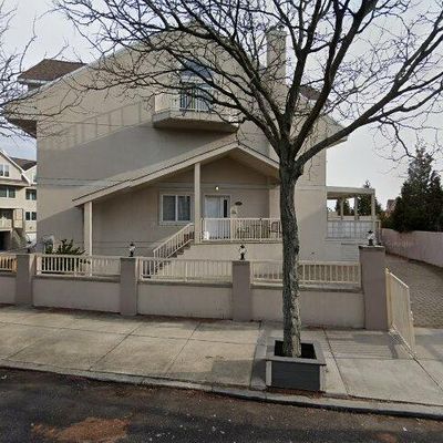 102 Outlook Ave, Bronx, NY 10465