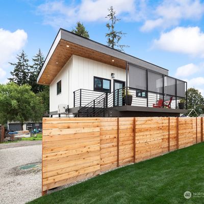 10250 42nd Avenue Sw, Seattle, WA 98146