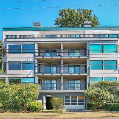 1028 Lakeview Boulevard E, Seattle, WA 98102