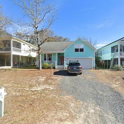 110 Se 8th Street Oak Island, Island, NC 28465