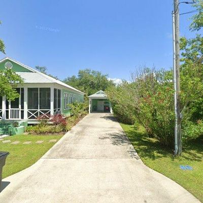 111 Sycamore St, Bay Saint Louis, MS 39520