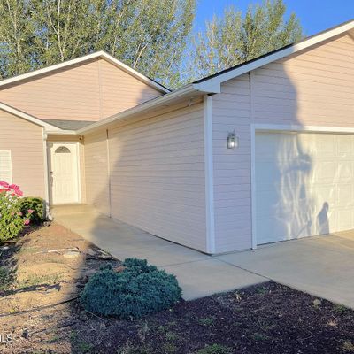 11201 Summitview Ave, Yakima, WA 98908