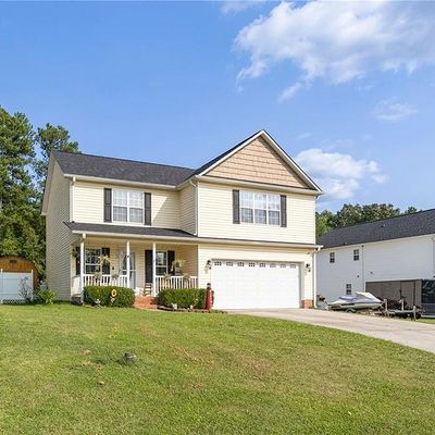 114 Coral Ln, Thomasville, NC 27360