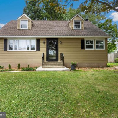 118 Susan Dr, Ewing, NJ 08638