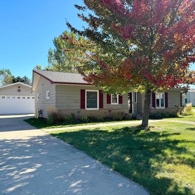 104 Center St, Fox Lake, WI 53933