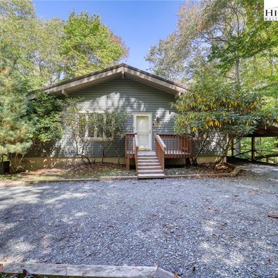 104 Creekridge Rd, Beech Mountain, NC 28604