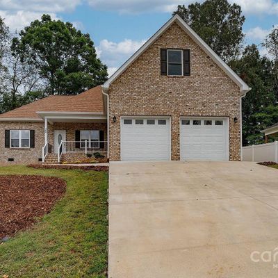 106 Eastwood Village Court, Hudson, NC 28638