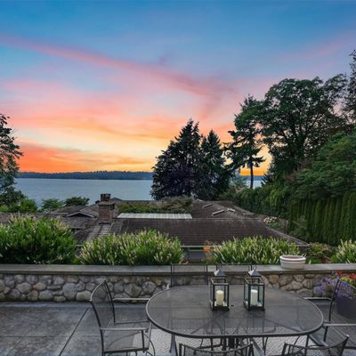 1060 Waverly Way, Kirkland, WA 98033