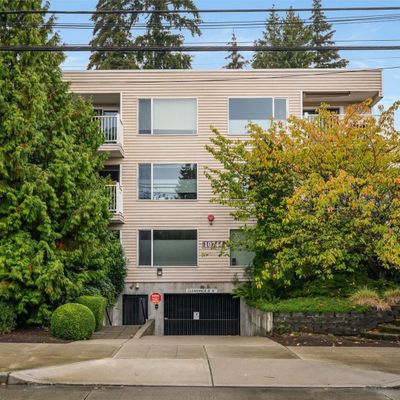 10744 Greenwood Avenue N, Seattle, WA 98133