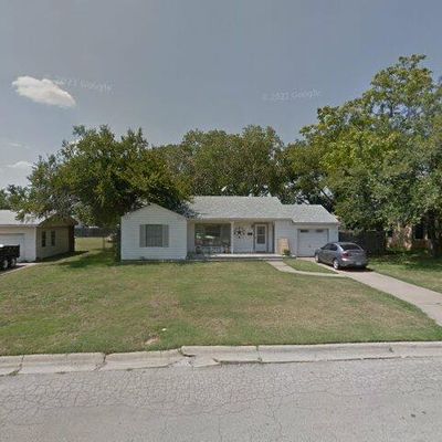 108 Park Dr, Stephenville, TX 76401