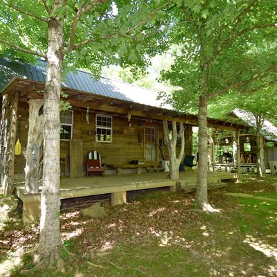 1085 Chapel Farm Rd, Clifton, TN 38425