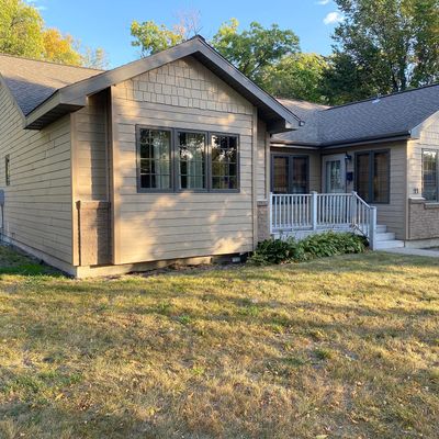 11 E 3 Rd St, Morris, MN 56267