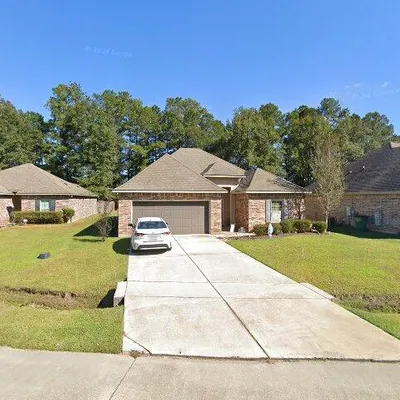 128 Meadow Spring Pl, Covington, LA 70435