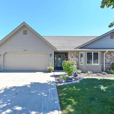 1301 Stonewood Cir, West Bend, WI 53095