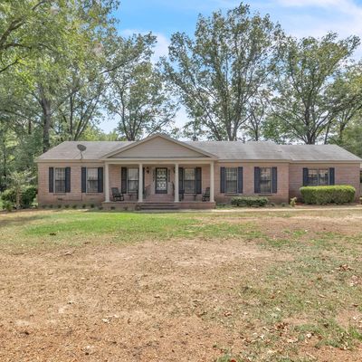 132 Hickory Dr, West Point, MS 39773