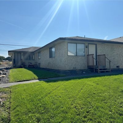 1325 S Skyline Dr, Moses Lake, WA 98837