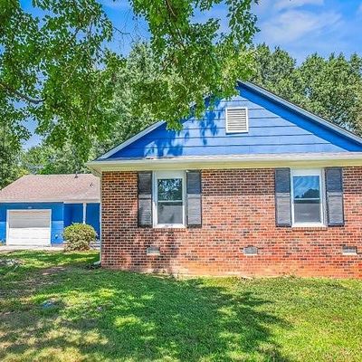 133 Flintfield Dr, Winston Salem, NC 27103