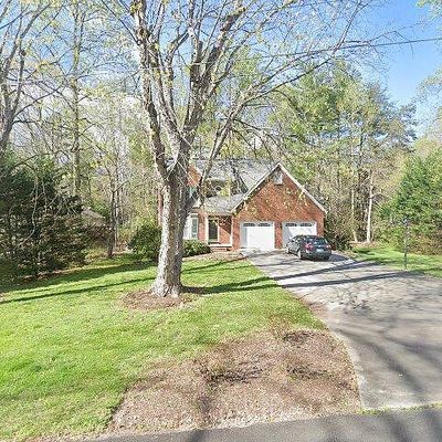 135 Foxthrough Dr, Wilkesboro, NC 28697