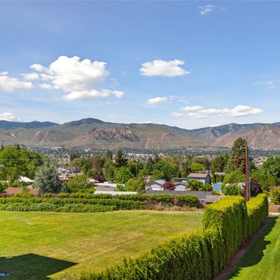 1352 Eastmont, East Wenatchee, WA 98802