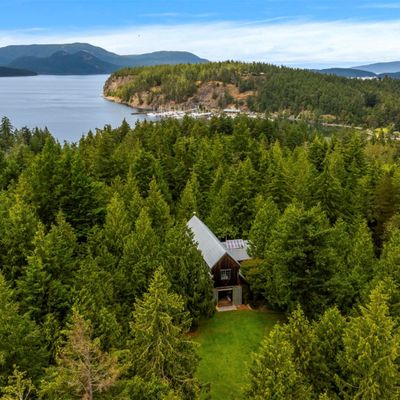 137 Forest Ln, Lopez Island, WA 98261