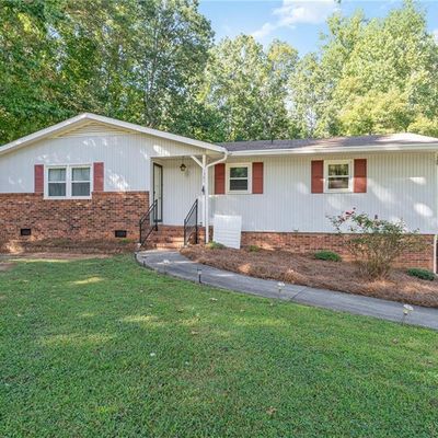 1387 Sullivan Rd, Thomasville, NC 27360