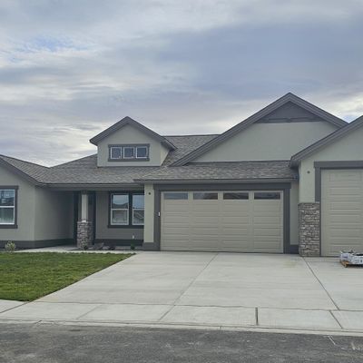 12010 Dunsmuir Dr., Pasco, WA 99301