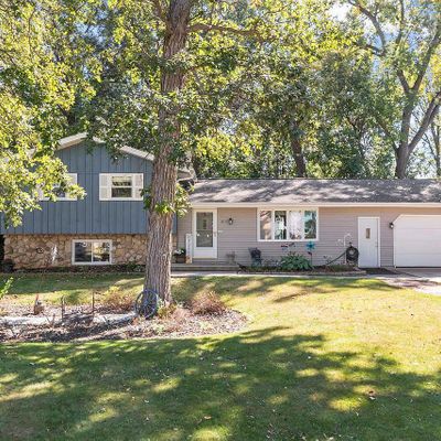 1205 Woodland Dr, Menasha, WI 54952