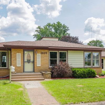 1207 Agnes St, Eau Claire, WI 54701