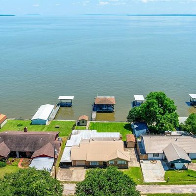 121 W Lakeview Dr, Pointblank, TX 77364