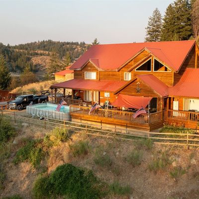 1214 A Pine Creek Road, Tonasket, WA 98855