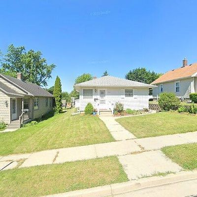 122 S Hartwell Ave, Waukesha, WI 53186