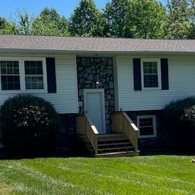 148 Green Pond Rd, Johnson City, TN 37604