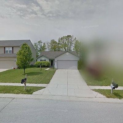 1492 Round Lake Rd, Greenwood, IN 46143