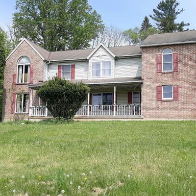 15 Spring Water Ct, Easton, PA 18042