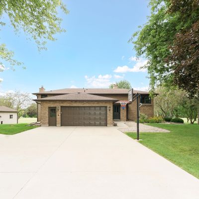 1504 Country Club Ln, Watertown, WI 53098