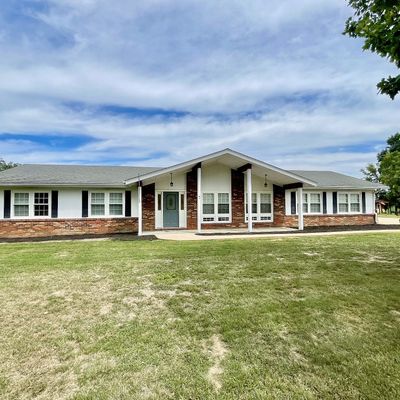 1570 Branch Dr, Lawrenceburg, TN 38464