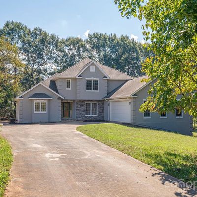 160 Oak Point Drive, Cherryville, NC 28086