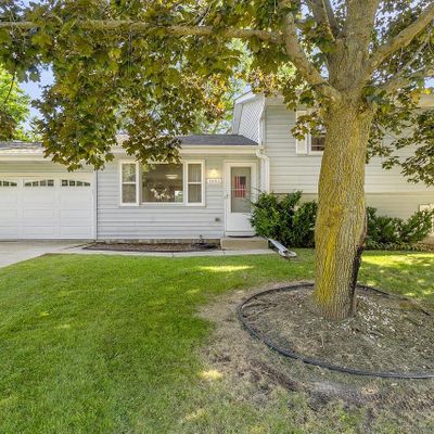 1603 Larkspur Ln, West Bend, WI 53090