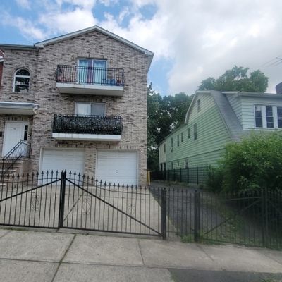 14 Vernon Pl #3, East Orange City, NJ 07017