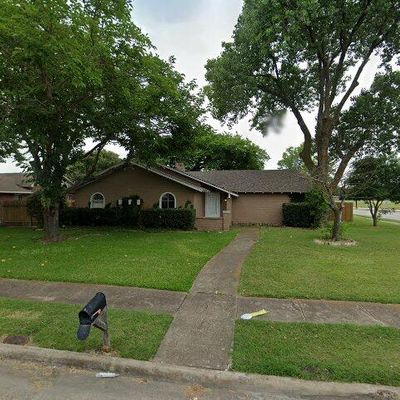 1402 Whitney Dr, Garland, TX 75040