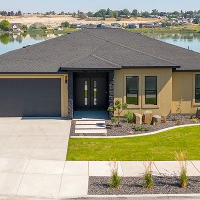 1405 W Lakeside Drive, Moses Lake, WA 98837