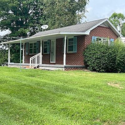 142 Green Pond Rd, Johnson City, TN 37604