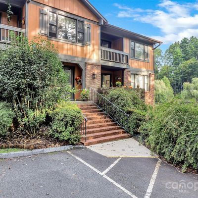 1759 Haywood Manor Rd, Hendersonville, NC 28791