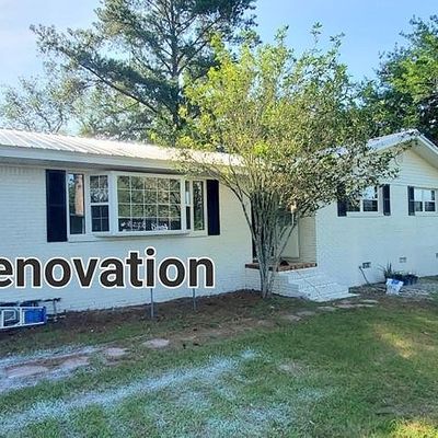 18 Hugh St, Thomasville, GA 31792