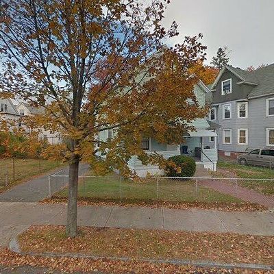 18 Kensington Ave, Springfield, MA 01108